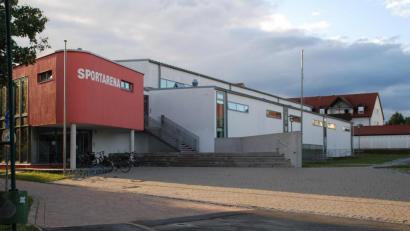 Bild: ak
GR Speichersdorf Teil I
Für die Sportarena (Bild) samt Schule und Festhalle leistet sich die Gemeinde eine neue digitale Schließanlage, um den Überblick über alle Berechtigten wieder zu gewinnen