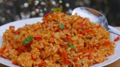 Bild: Miriam Lill
Besonders edel schmeckt das Paprika-Risotto durch das Aroma der Zitrusfrüchte und der Minze.