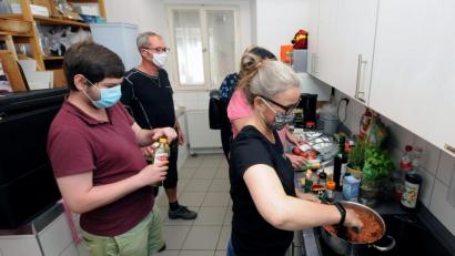 Bild: Stephan Huber
Wie der Name der Gruppe schon sagt: Diese Mitglieder waren am Montag gemeinsam aktiv und kochten.