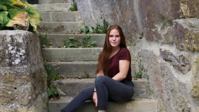 Bild: sne
Die 18-jährige Alana Rauch aus Grafenwöhr hat ihre erste Single herausgebracht.