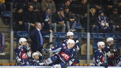 Bild: gb
Die Weidener Eishockeycracks werden erst drei Wochen später in der Oberliga losgelassen.