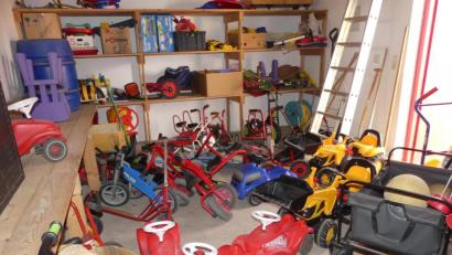 Bild: rn
Der Geräteraum des Kindergartens soll zu einem Speiseraum umgestaltet werden. Anstelle des .Regals wird künftig eine Küchenzeile an der Wand stehen.