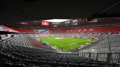 Bild: Andreas Gebert/Reuters-Pool/dpa
Der Auftakt der Bundesliga in München findet ohne Zuschauer statt.