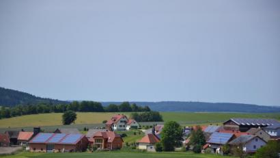 Bild: gi
Mit einem neuen Wasser-Großprojekt will der Markt Moosbach Probleme mit der Wasserversorgung, vor allem in Gaisheim (Bild), im Raum Tröbes, in Burgtreswitz, Isgier, Ödhof und Hammermühle, endlich lösen.