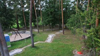 Bild: sne
Gute 40 Jahre hat die Minigolfanlage des Waldbades auf dem Buckel. Der Bauausschuss diskutiert über einen Rückbau.