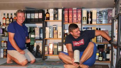 Bild: jrh
Peter und Kamil erfreuen sich an ihrer Sammlung.