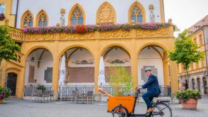 Bild: Simon Wiesner/Stadt Amberg/exb
Auch Oberbürgermeister Michael Cerny gehört zu den aktiven Stadtradlern - nicht nur während der Europäischen Mobilitätswoche, die vom 16. bis zum 22. September dauert.