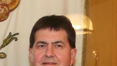 Bild: exb
CSU-Sprecher Arno Stahl sprach sich für das teurere Rasenmähermodell aus.