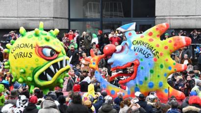 Archivbild: Federico Gambarini/dpa
Motivwagen beim Rosenmontagszug 2020 in Düsseldorf.