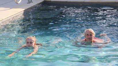 Archivbild: kro
Die Region Stiftland und speziell Bad Neualbenreuth (im Bild der Salzwasserpool im Heindlhof in Poxdorf) nutzen dieses Jahr weit weniger Gäste als in den Vorjahren.