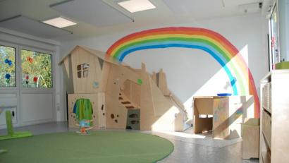 Bild: Portner
Die hochwertige Ausstattung lässt nicht erahnen, dass der Interims-Kindergarten "Storchennest" in Diendorf aus Modulen besteht.