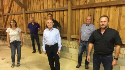 Bild: exb
Bei der Verabschiedung: von links Alexandra Ottmann, Helmut Pilhofer, Stefan Thar (hinten), Peter Bruckner, Peter Ehm und Thomas Stubenvoll.