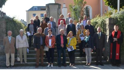 Bild: dob
Spitzenreiter mit 55 Ehejahren waren am Sonntag Erika und Erich Hilburger aus Altenstadt (links). Doch auch alle anderen Ehepaare auf diesem Bild blicken auf 40, 45 und 50 gemeinsame Jahre zurück.