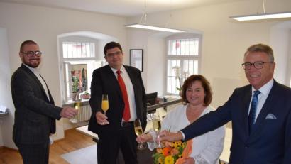 Bild: szl
Einweihung der neuen Geschäftsstelle von "Leben Plus" in Tirschenreuth.