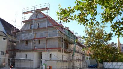 Bild: upl
Der neue Pfarrhof der Stadtpfarrei St. Martin in Amberg nimmt Gestalt an.