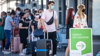 Bild: Christoph Schmidt/dpa
Das Auswärtige Amt hat eine Reisewarnung für weite Teile Tschechiens ausgesprochen.