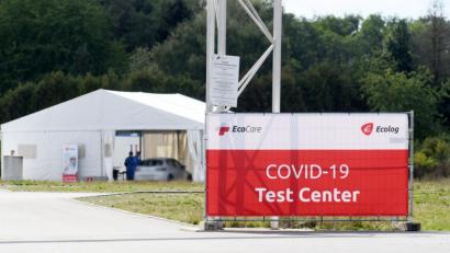 Bild: Gabi Schönberger
Seit Donnerstag ist die Corona-Teststation am Weidener Festplatz in Betrieb. OB Jens Meyer appelliert an Reiserückkehrer, die noch nicht getestet sind, dies möglichst schnell nachzuholen.