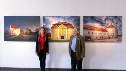 Bild: e
Jana Müller und Hans König zeigen ihre Fotos im Kulturschloss Theuern.