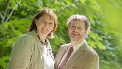 Bild: privat/exb
Pfarrerin Katharina Bach-Fischer und Pfarrer Dr. André Fischer verlassen im Januar 2021 das Evangelisch-Lutherische Dekanat Weiden.