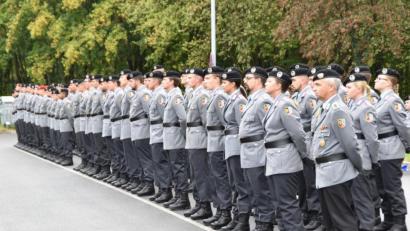 Bild: hcz
71 junge Panzerschützen und ihre Ausbilder legen ihr Gelöbnis ab.