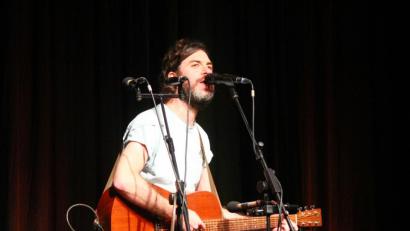 Bild: stg
Mit seiner handgemachten Mischung aus Folk und Rock begeisterte Gregor McEwan am Donnerstag in der Max-Reger-Halle