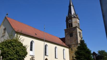 Bild: bö
Die Gemeinde Ebermannsdorf unterstützt die Außensanierung der Pfarrkirche St. Nikolaus in Pittersberg mit knapp 30000 Euro, so hat es der Gemeinderat beschlossen.