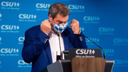 Bild: Sven Hoppe/dpa
Markus Söder (CSU) gibt ein Pressestatement.