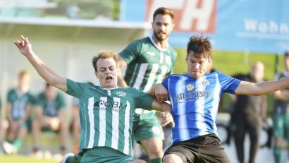 Archivbild: Ziegler
Bastian Freisinger (links) traf beim 4:2-Pokalsieg der DJK Gebenbach doppelt.