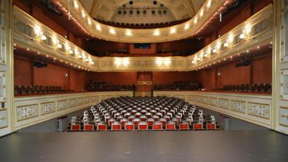 Symbolbild: Stadttheater Amberg/exb
Nix los in der Kultur: Ein leeres Stadttheater in Amberg.