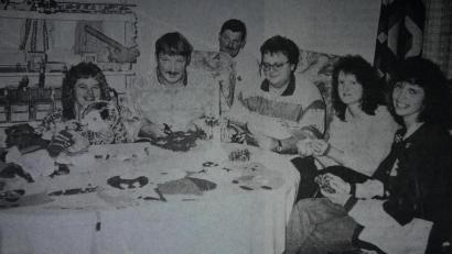 Repro: hai
Euphorie und Engagement waren in den ersten Jahren gigantisch. Eine eigens ins Leben gerufene Bastelgruppe des Kindergartenfördervereins etwa hat für den ersten Weihnachtsmarkt 1995 über zehn Monate lang in etwa 400 Arbeitsstunden die verschiedensten Weihnachtsartikel für den Verkauf gebastelt.