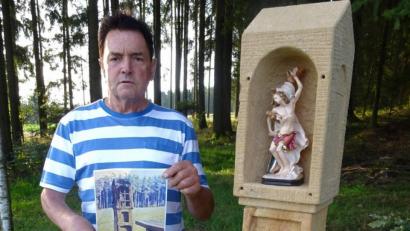 Bild: u
Johann Wisgickl, der traditionsbewusste Ururenkel des Marterlerrichters Georg Wisgickl, ließ das Taucher-Marterl, das in der Nähe der Rödlaser Berghütte steht, wieder zum Leben erwecken.