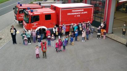 Bild: jma
Die Kinder dürfen sich bei der Feuerwehr ihre Preise abholen.