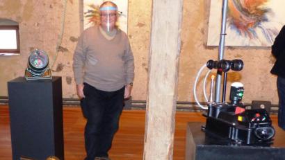 Bild: jp
Der Lichtkünstler Stefan Stock, dessen Lichtobjekte im Steinstadel ausgestellt werden.