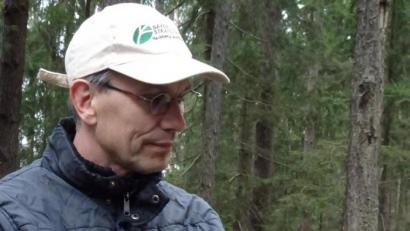 Bild: hm
Pilzsachverständiger Stefan Hartwig konnte bei der Pilzwanderung rund 50 verschiedene Pilzarten bestimmen.