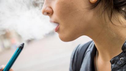 Bild: Christin Klose
Bei E-Zigaretten wird eine Aroma-Flüssigkeit (Liquid) erhitzt und der daraus entstehende Dampf eingeatmet.