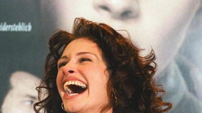 Bild: Wolfgang Kumm/dpa
Ihr Lachen ist berühmt: Julia Roberts bezauberte in „Pretty Woman“.