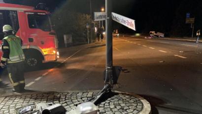 Bild: Gustl Beer
An dieser Verkehrsinsel am Hammerweg überschlug sich der Wagen.