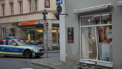 Bild: Matthias Lommer
Die Kripo Regensburg ermittelt nach einem Einbruch in ein Schmuckgeschäft in Cham.