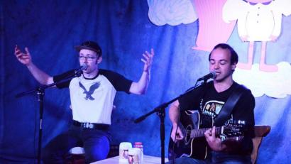 Bild: Kunz
"Da oide Schlog" liefert auf der Live-Stage eine Two-Men-Show.