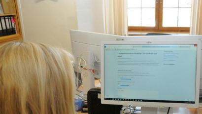 Bild: Martina Beierl/exb
Verschiedene Maßnahmenvorschläge zur Verbesserung der Mobilität im Landkreis Amberg-Sulzbach und der Stadt Amberg können ganz einfach per Mausklick bewertet werden.