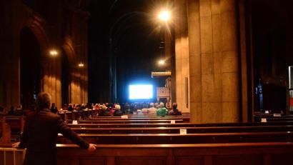 Bild: Kunz
Eine Kirche als Kino. Der Förderkreis für Kirchenmusik zeigt Karl Valentins "Der Sonderling".
