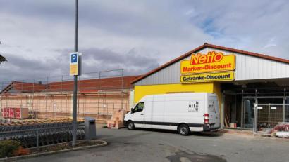 Bild: gz
Der Eslarner Netto-Markt wird erweitert. Für den Umbau ist die Filiale ab 10. Oktober geschlossen. Die Wiedereröffnung ist für 17. November geplant.