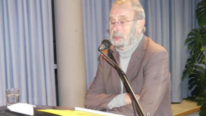 Bild: rn
Der "preußische Einheitsbrei" tue der deutschen Sprache Gewalt an, sagt Professor Ludwig Zehetner.