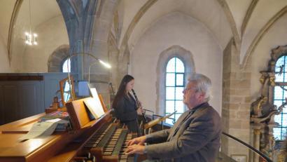 Bild: jzk
Nicht nur die Literaturstücke, sondern auch die Gotteslob-Lieder konnte Paula Dimper auf ihrer Klarinette sehr gut spielen.