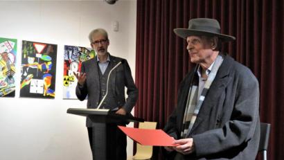 Bild: ubb
Literaturwissenschaftler Manfred Knedlik erzählte aus Molwitz' Leben, Schauspieler Karl Jäger (v. li.) rezitierte, verkleidet als Molwitz, O-Töne aus Molwitz-Aufzeichnungen..