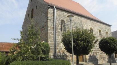 Bild: Wilhelm Amann
Auch im Umfeld der Nikolauskirche könnten die Stände mit größeren Abständen zueinander platziert werden, meinen die Organisatoren.