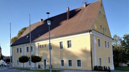 Bild: exb
Das Alte Pflegschloss sollte nach Plänen aus den neunziger Jahren Heimatmuseum werden; bis heute kann dort aber nur etwa ein Viertel aller Exponate gezeigt werden.