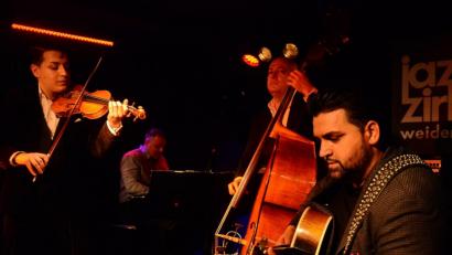 Bild: Kunz
Das Giovanni Weiß/Sandro Roy/Joel Locher-Trio mit Special-Guest Jerome Landsberger am Piano.