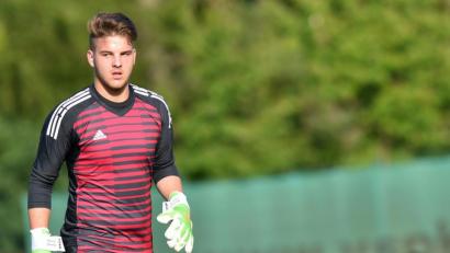 Bild: A. Schwarzmeier
Die SV Grafenwöhr hat an der 2:6-Pleite beim SV Fortuna Regensburg zu knabbern. An den vielen Gegentoren war Keeper Dominik Pautsch schuldlos.