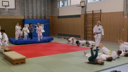 Bild: rn
In festen Trainingsgruppen ist auch Körperkontakt erlaubt.